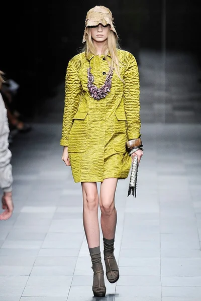 Look 37